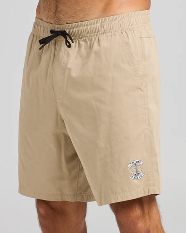 The Mad Hueys Skull Anchor 18" Volley Short