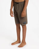 Quiksilver Exhibit 18" Youth Volley Shorts
